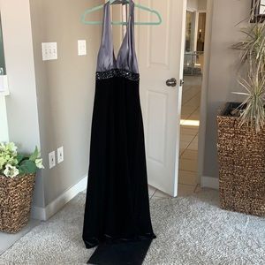 Gorgeous evening dress,  felt very sexy and glamorous